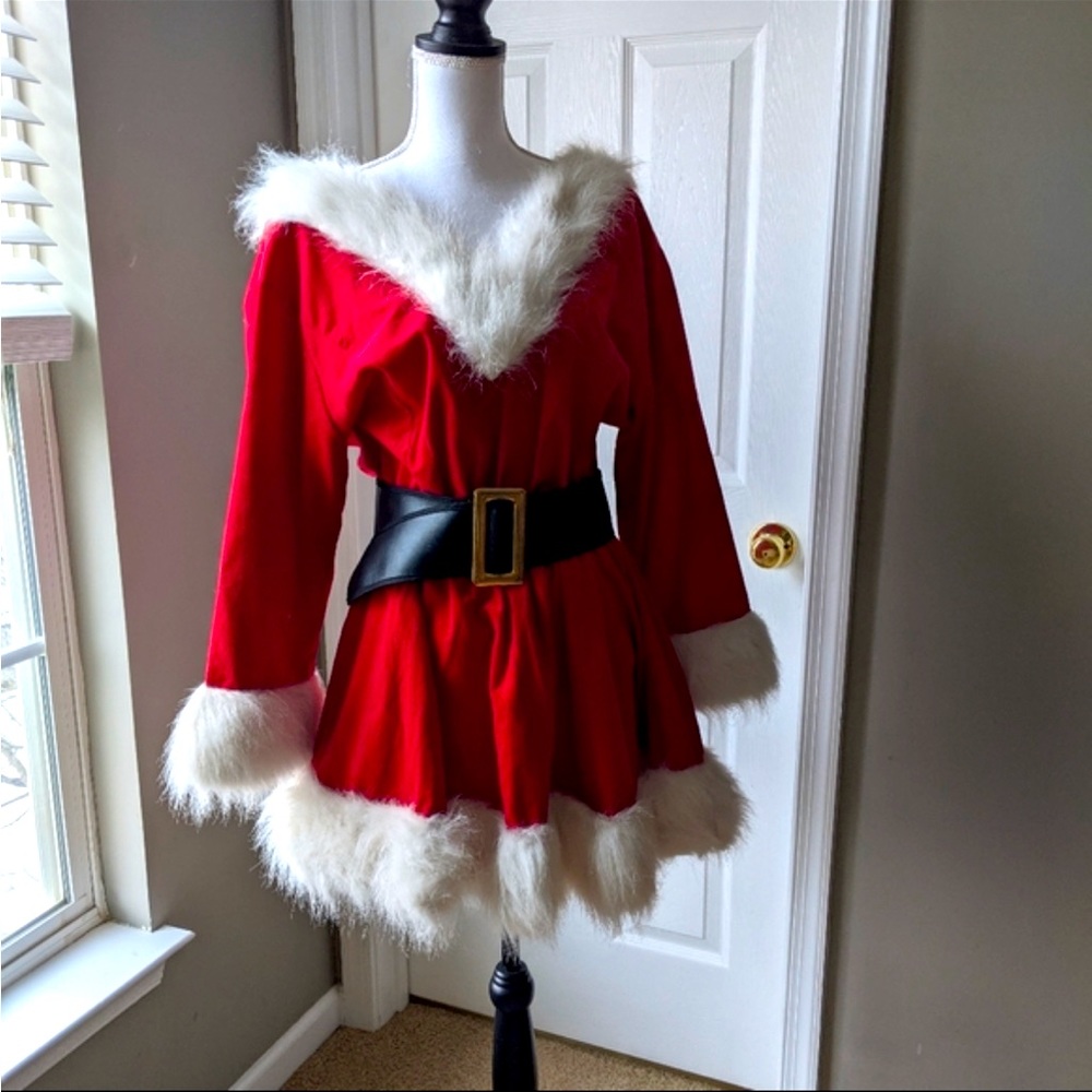 Sexy Woman’s Pixie Santa Clause/Mrs. Clause Costume